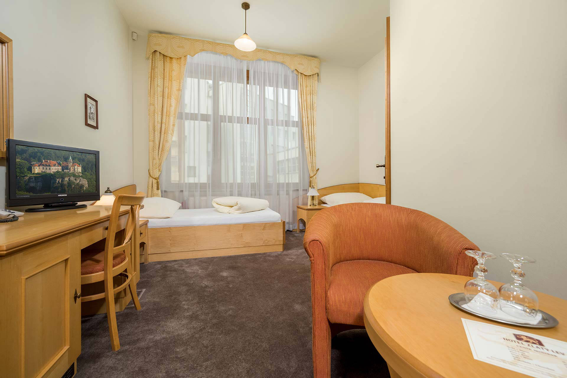 Twin Room dvoulůžkový pokoj s oddělenými lůžky Hotel Zlatý lev Jablonec nad Nisou